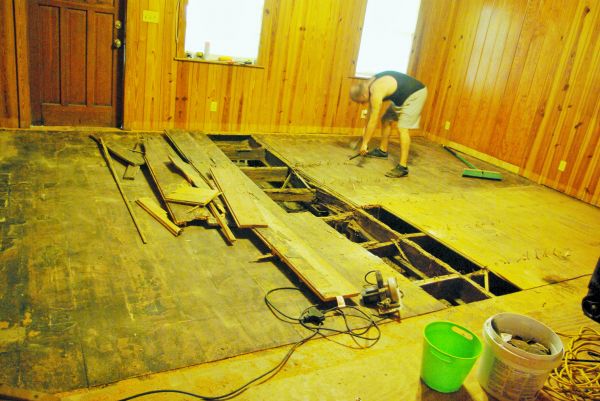 Subfloor Demolition in Fort Walton Beach