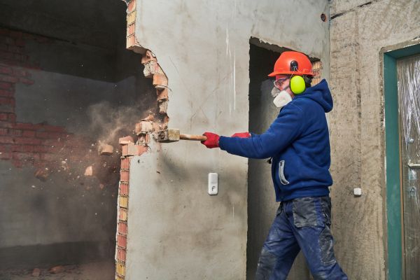 Concrete Wall Demolition in Fort Walton Beach